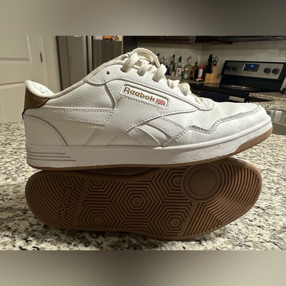 Reebok men’s Club MEMT Sneaker